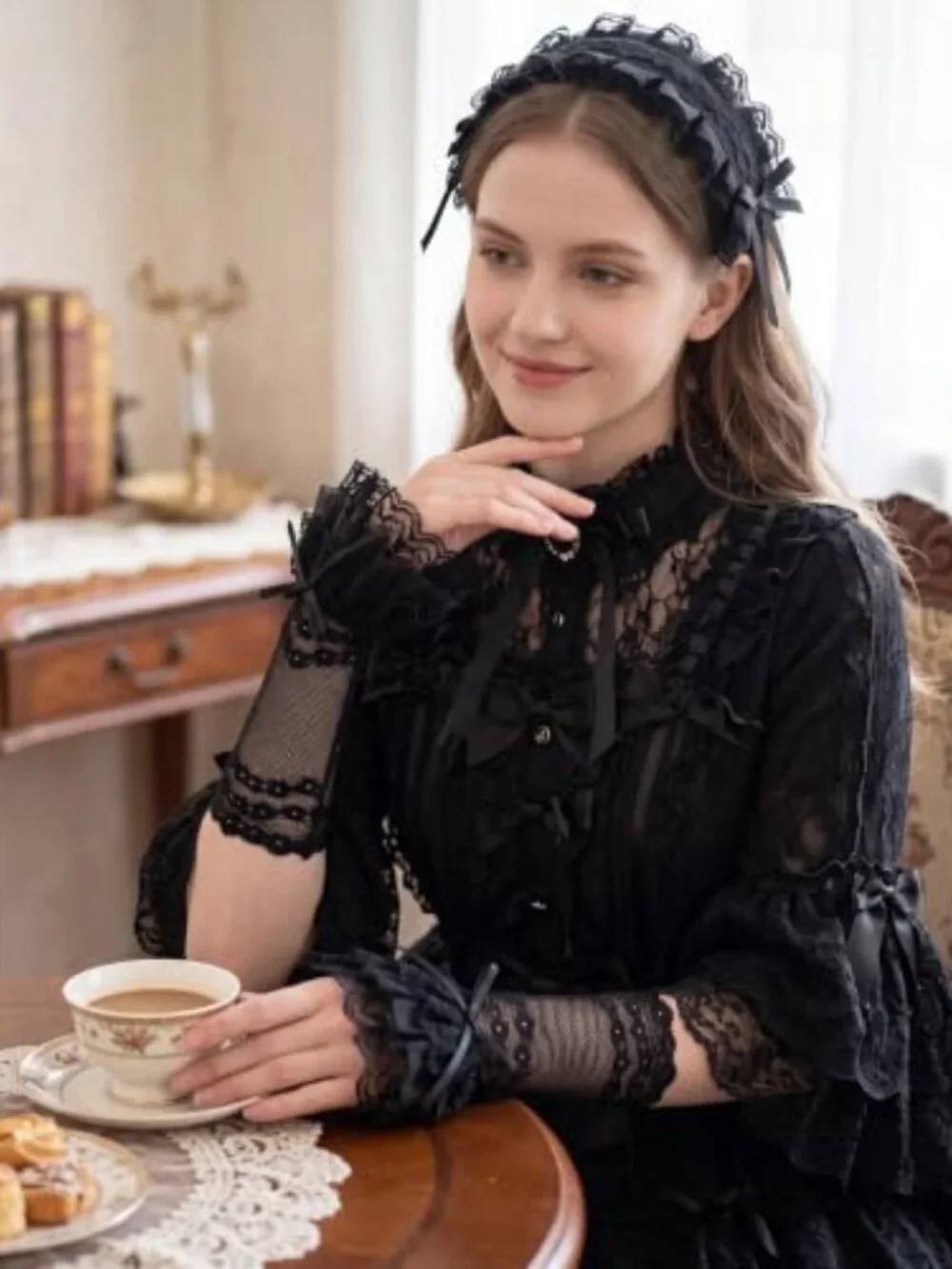Women's Lace Fingerless Gloves - Ruffle Bow Arm Sleeves for Wedding Cosplay